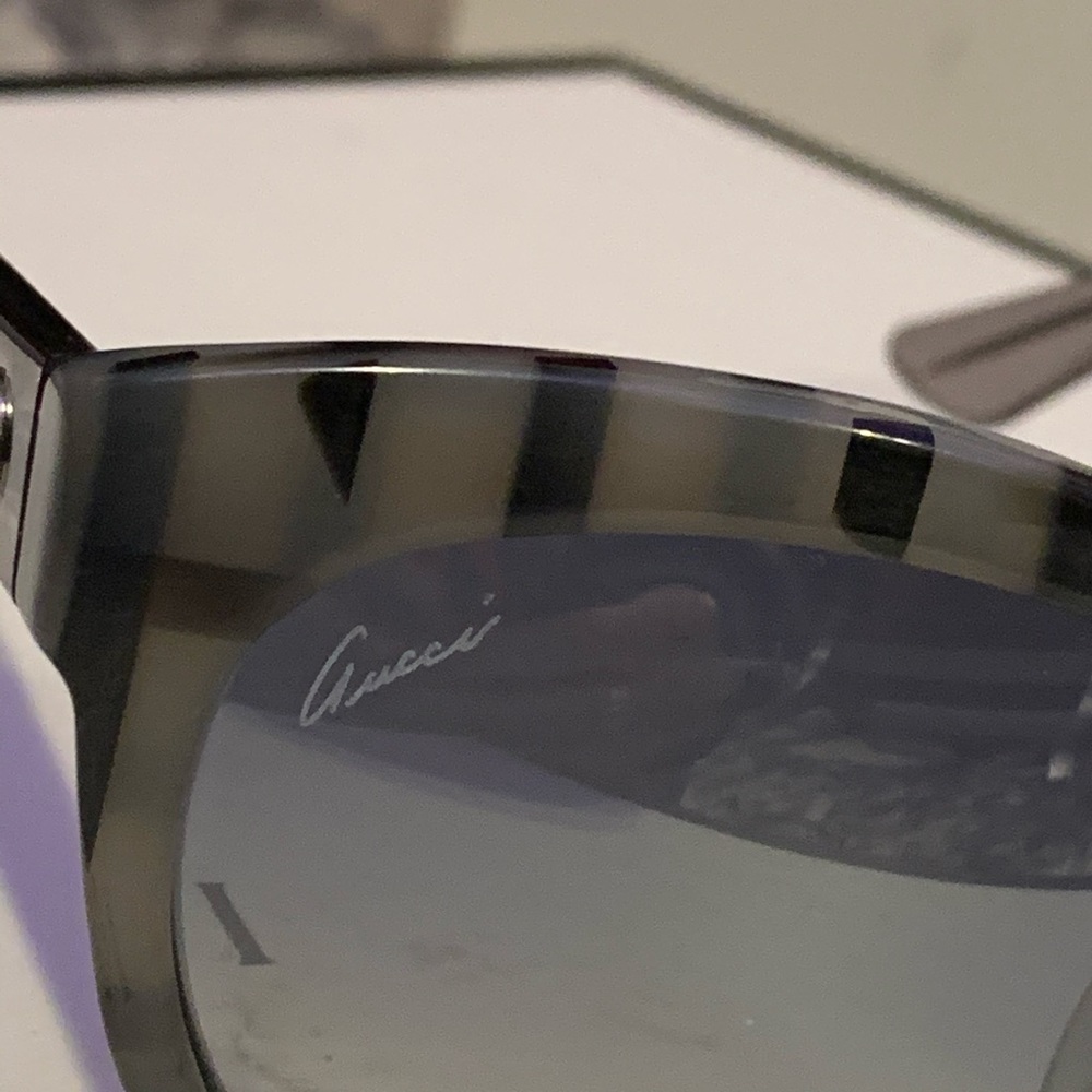 Gucci Sunglasses - Picture 4 of 8